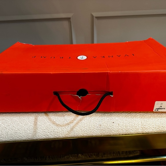 Suede abbott boots - Picture 2 of 6